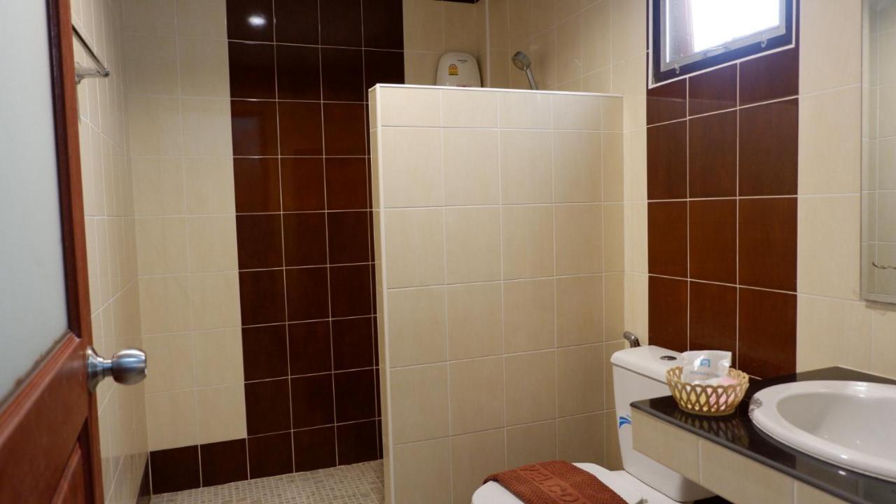 Resort Railumpoo Nakhon Sawan Zewnętrze zdjęcie