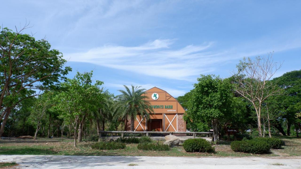 Resort Railumpoo Nakhon Sawan Zewnętrze zdjęcie
