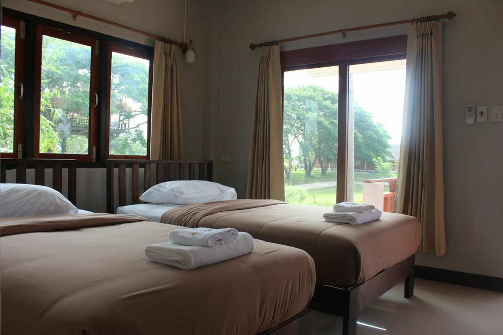 Resort Railumpoo Nakhon Sawan Zewnętrze zdjęcie